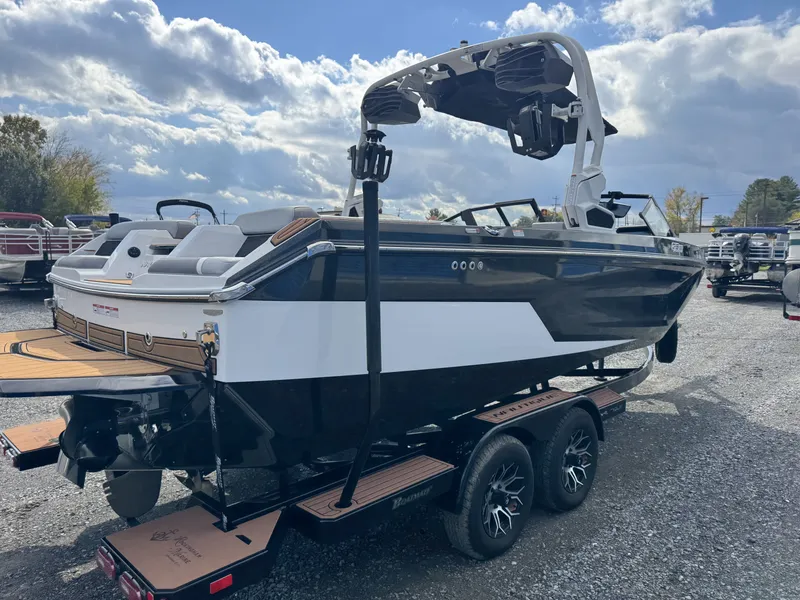 Slide: The Image of Nautique Super Air GS GS22 2025 - 5