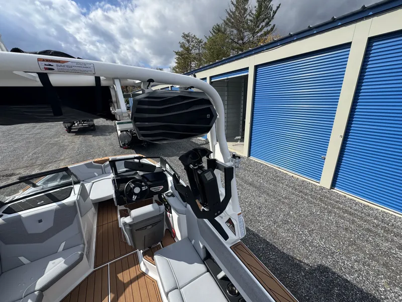 Slide: The Image of Nautique Super Air GS GS22 2025 - 8