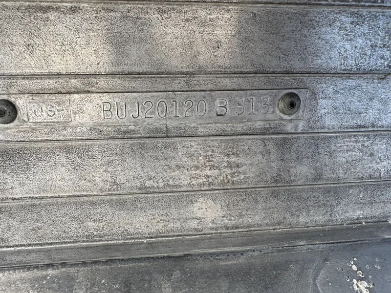 Slide: The Image of Sun Tracker Party Barge 22 DLX 2013 - 10