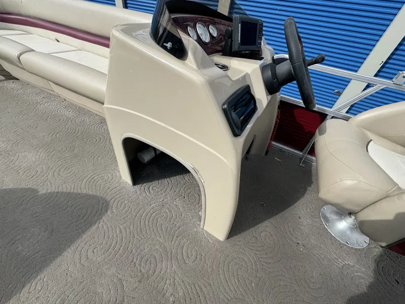 Slide: The Image of Sun Tracker Party Barge 22 DLX 2013 - 8