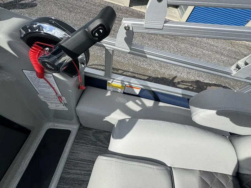 Slide: The Image of Ranger 220F 2024 - 11