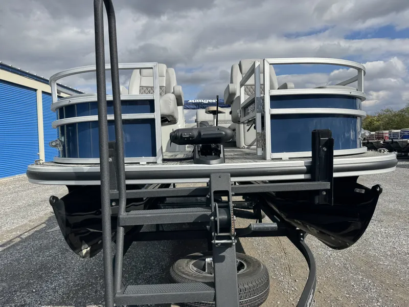 Slide: The Image of Ranger 220F 2024 - 21