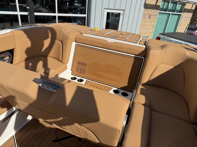 Slide: The Image of MasterCraft X24 2021 - 18