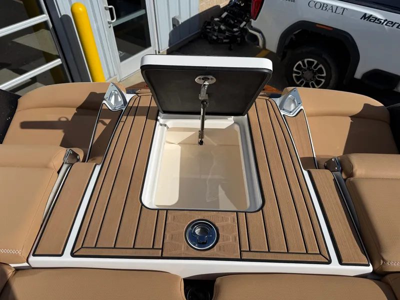 Slide: The Image of MasterCraft X24 2021 - 22