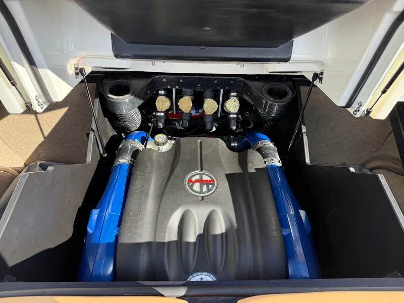 Slide: The Image of MasterCraft X24 2021 - 30