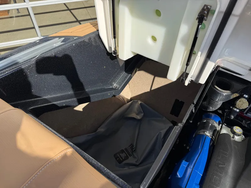 Slide: The Image of MasterCraft X24 2021 - 31