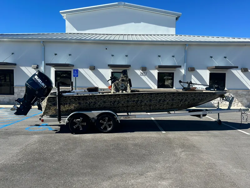 Slide: The Image of Excel Bay Pro Elite 220 2023 - 1