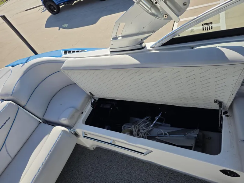 Slide: The Image of MasterCraft XT22 2020 - 28