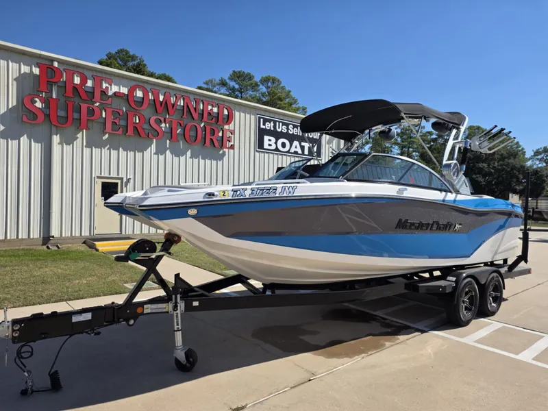 Slide: The Image of MasterCraft XT22 2020 - 6