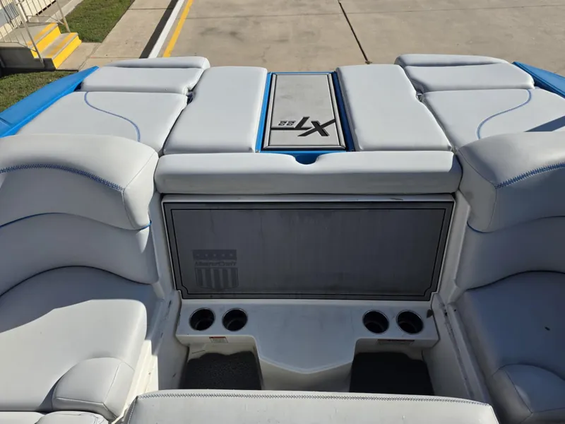 Slide: The Image of MasterCraft XT22 2020 - 14