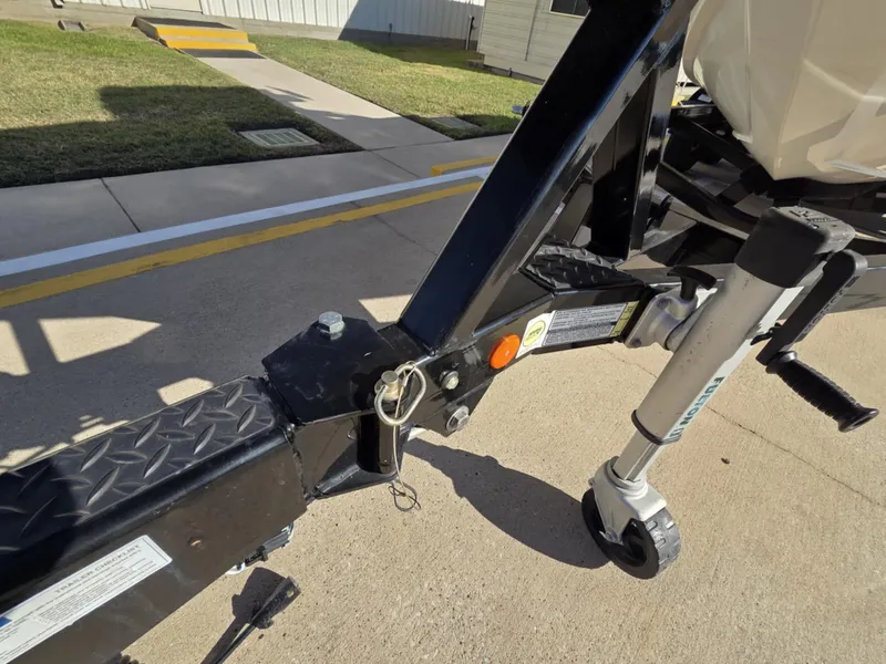 Slide: The Image of MasterCraft XT22 2020 - 27