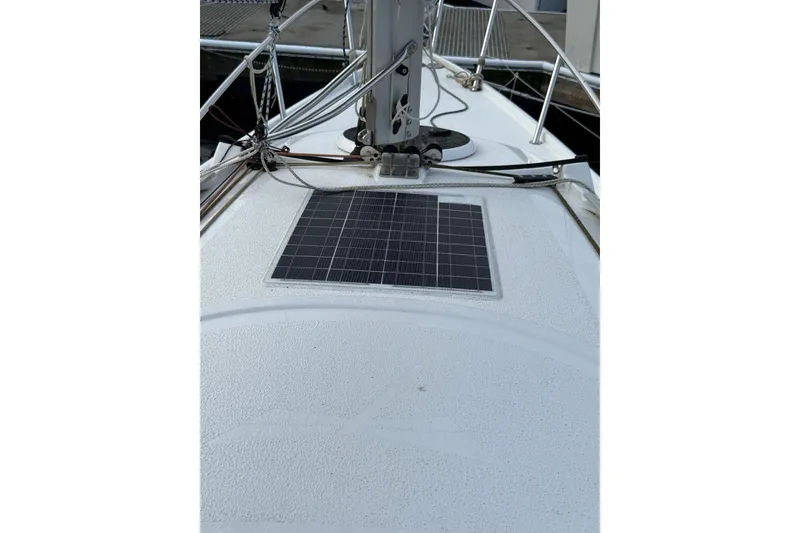 Slide: The Image of Solar panel on a 2022 Dragonfly 25 boat. - 10
