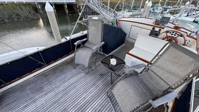 Slide: The Image of Flybridge Deck Seating - 19