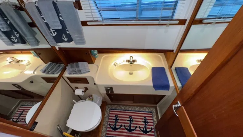 Slide: The Image of Aft Primary Ensuite Head - 34