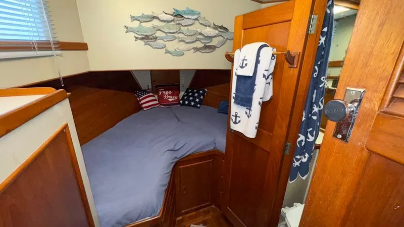 Slide: The Image of Forward Guest Stateroom w/ V berth - 39