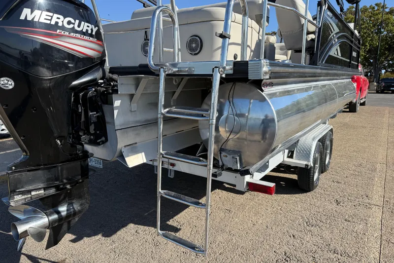 Slide: The Image of 2019 Harris CRUIZER 230 SALT EDITION pontoon boat with Mercury FourStroke engine. - 67