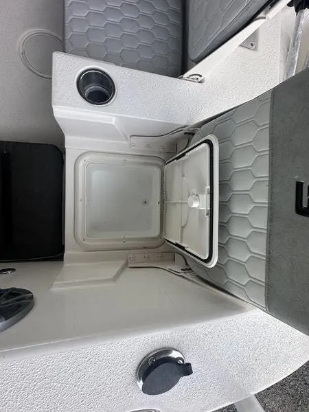 Slide: The Image of Carolina 24 Ultra Elite 2026 - 15