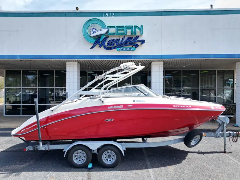 Slide: The Image of Yamaha 242 Limited S 2014 - 3