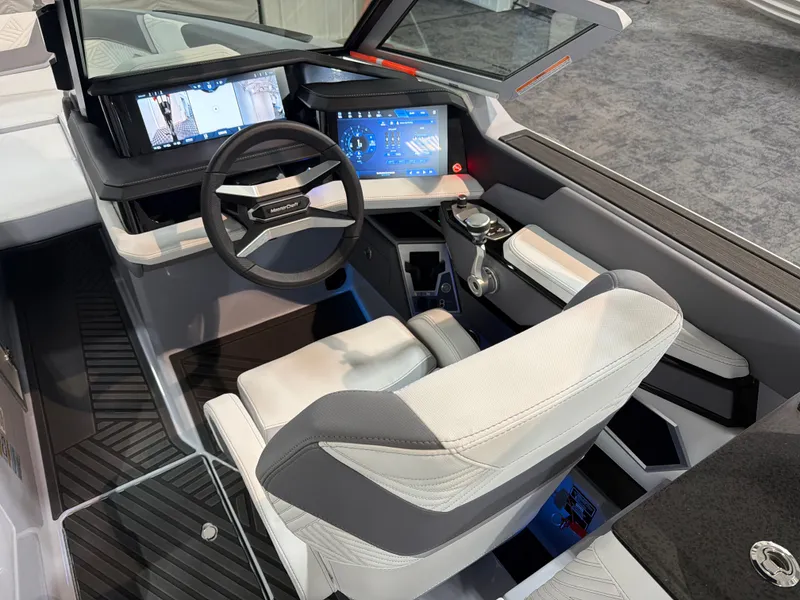 Slide: The Image of MasterCraft XStar 25 2026 - 17