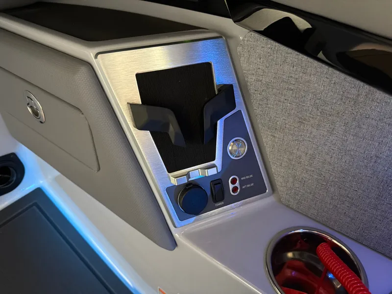 Slide: The Image of MasterCraft XStar 25 2026 - 22