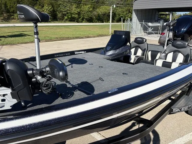 Slide: The Image of Skeeter ZX250 2020 - 15