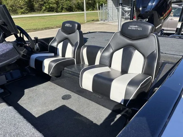 Slide: The Image of Skeeter ZX250 2020 - 16