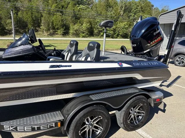 Slide: The Image of Skeeter ZX250 2020 - 17