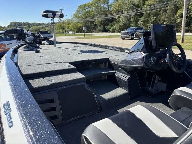 Slide: The Image of Skeeter ZX250 2020 - 19