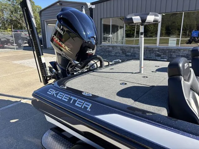 Slide: The Image of Skeeter ZX250 2020 - 5
