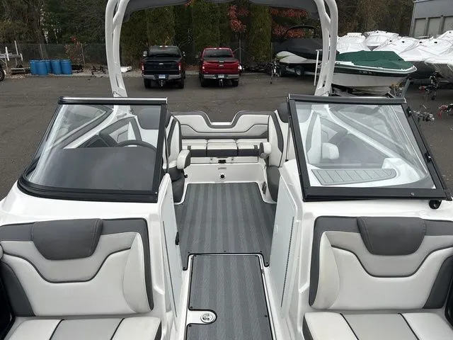 Slide: The Image of Yamaha 212 Limited S 2019 - 13