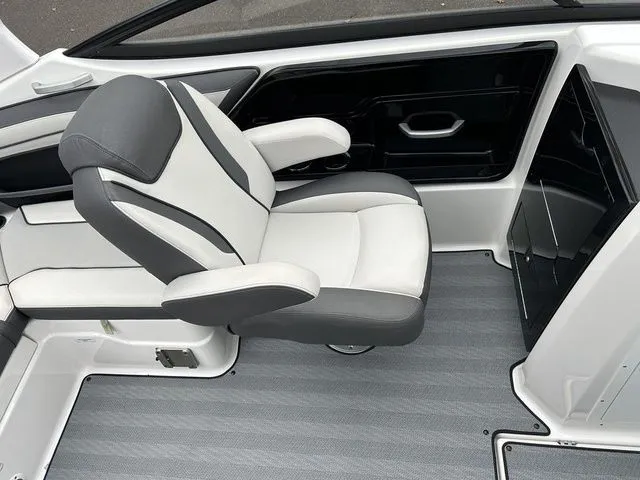 Slide: The Image of Yamaha 212 Limited S 2019 - 29