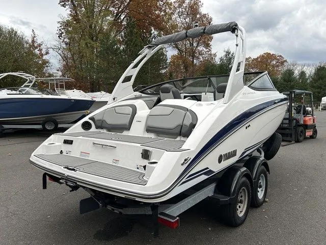 Slide: The Image of Yamaha 212 Limited S 2019 - 6