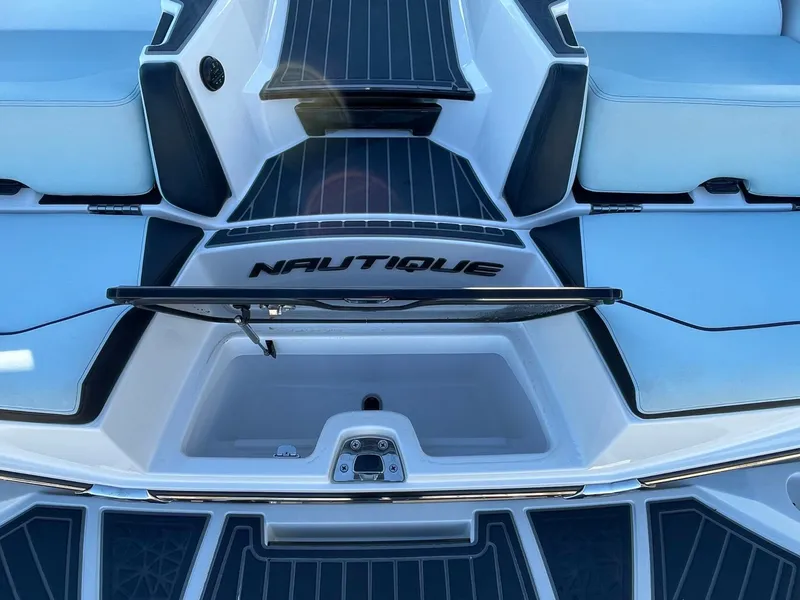 Slide: The Image of Nautique Super Air Nautique G25 Paragon 2021 - 21