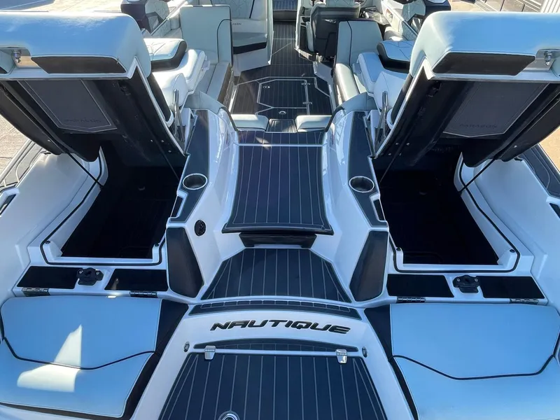 Slide: The Image of Nautique Super Air Nautique G25 Paragon 2021 - 25