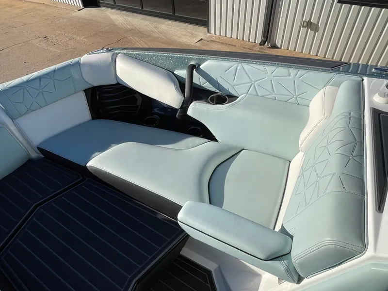 Slide: The Image of Nautique Super Air Nautique G25 Paragon 2021 - 30