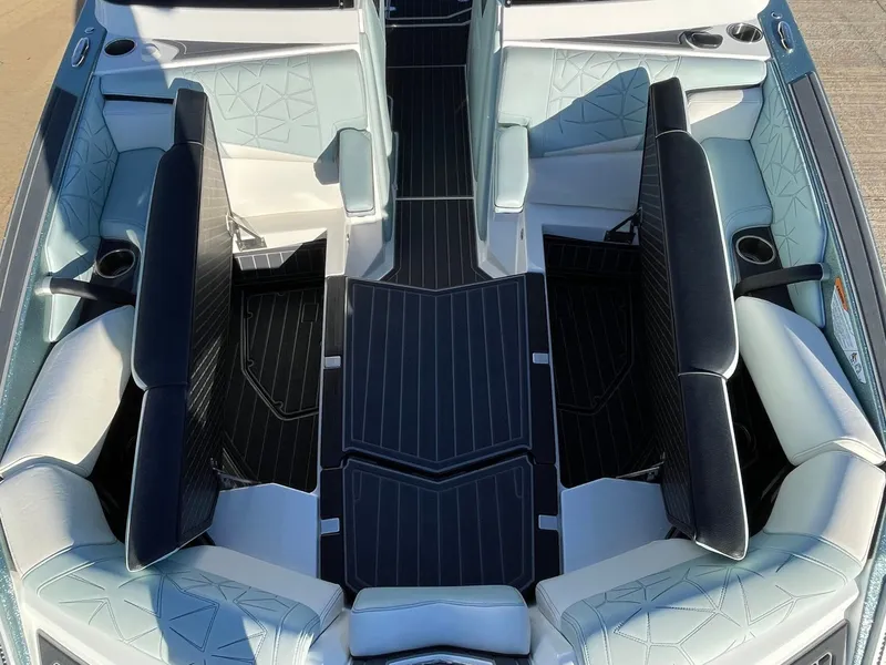 Slide: The Image of Nautique Super Air Nautique G25 Paragon 2021 - 33