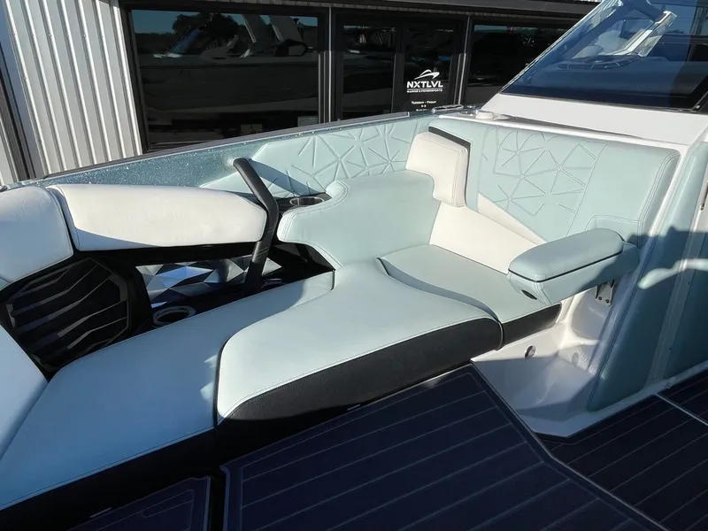 Slide: The Image of Nautique Super Air Nautique G25 Paragon 2021 - 35
