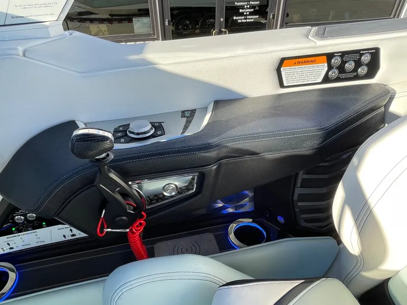 Slide: The Image of Nautique Super Air Nautique G25 Paragon 2021 - 44