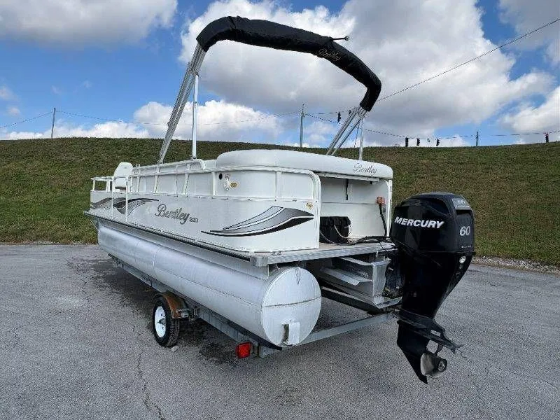 Slide: The Image of Bentley 220 Fish 2009 - 12