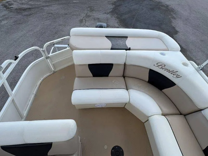 Slide: The Image of Bentley 220 Fish 2009 - 15