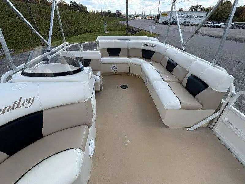 Slide: The Image of Bentley 220 Fish 2009 - 16