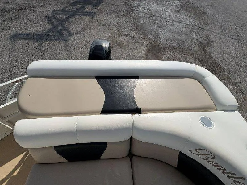 Slide: The Image of Bentley 220 Fish 2009 - 22