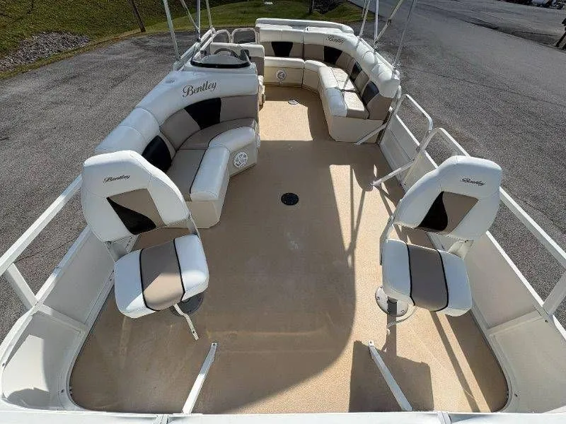 Slide: The Image of Bentley 220 Fish 2009 - 25