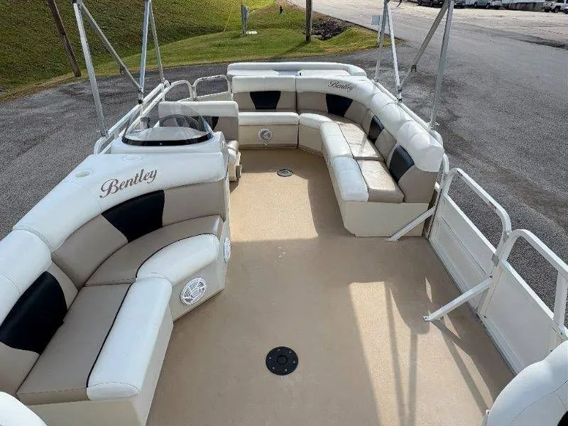 Slide: The Image of Bentley 220 Fish 2009 - 26