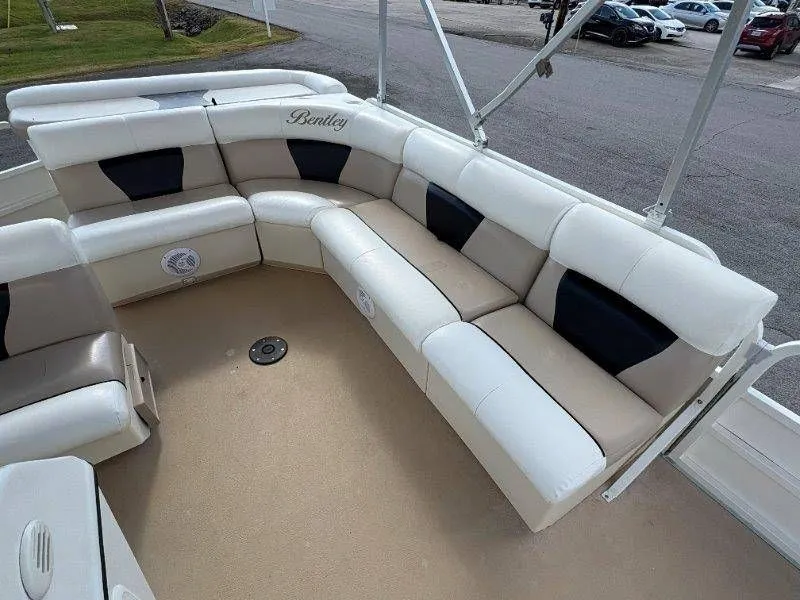 Slide: The Image of Bentley 220 Fish 2009 - 28