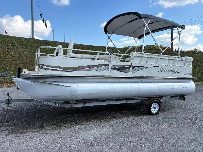 Slide: The Image of Bentley 220 Fish 2009 - 34