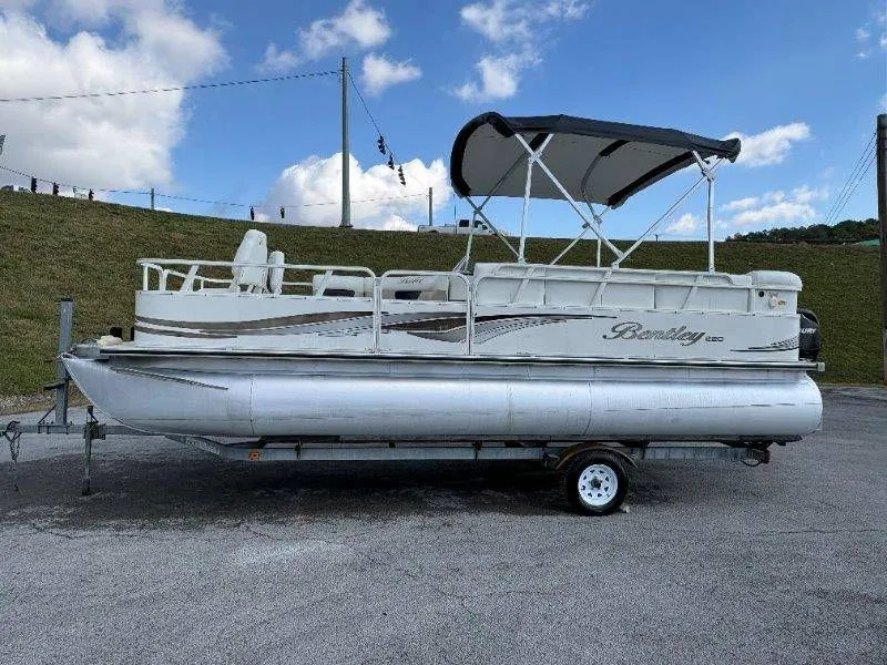 Slide: The Image of Bentley 220 Fish 2009 - 35