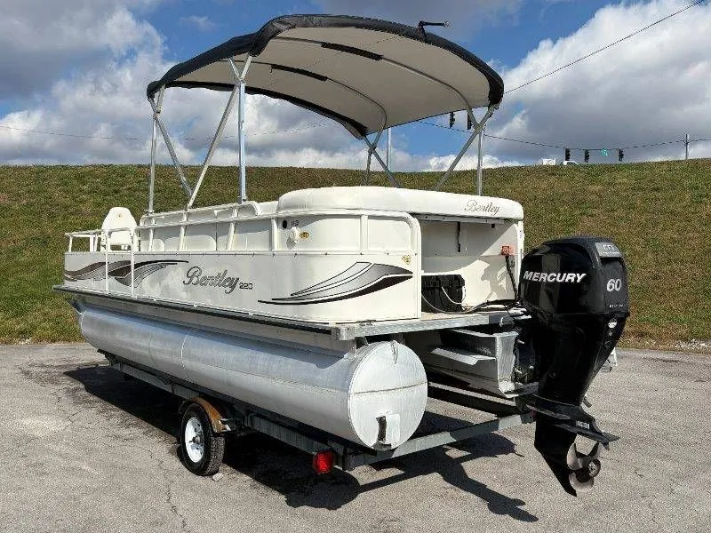 Slide: The Image of Bentley 220 Fish 2009 - 39