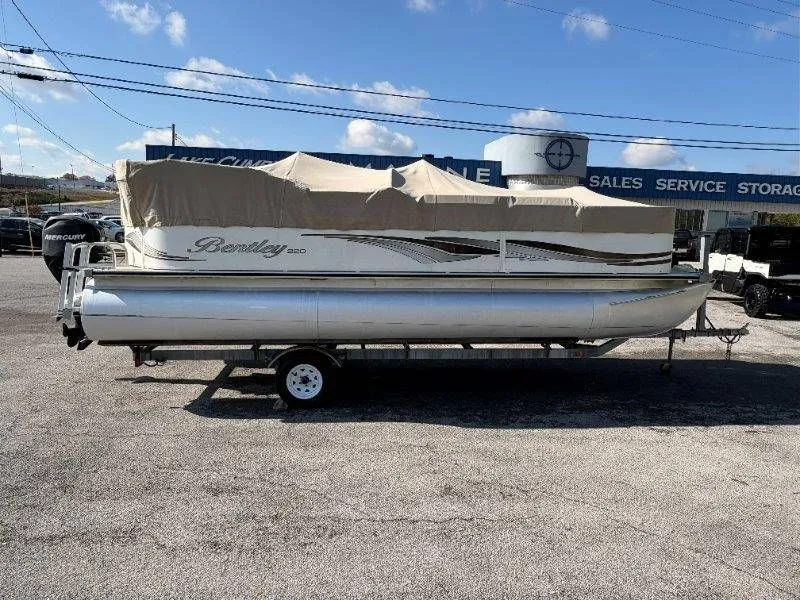 Slide: The Image of Bentley 220 Fish 2009 - 45