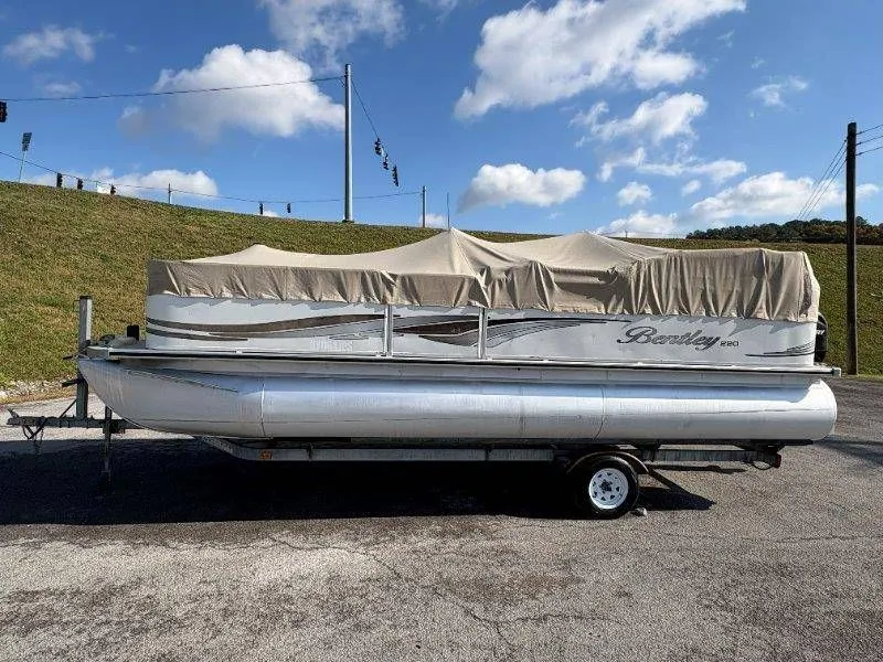 Slide: The Image of Bentley 220 Fish 2009 - 47